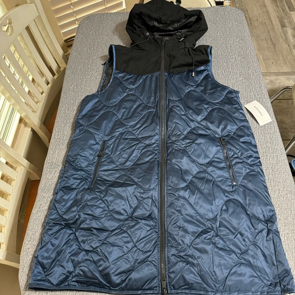 Bernardo Longline Quilted Mixed Media EcoPlume Vest - Picture 6 of 16